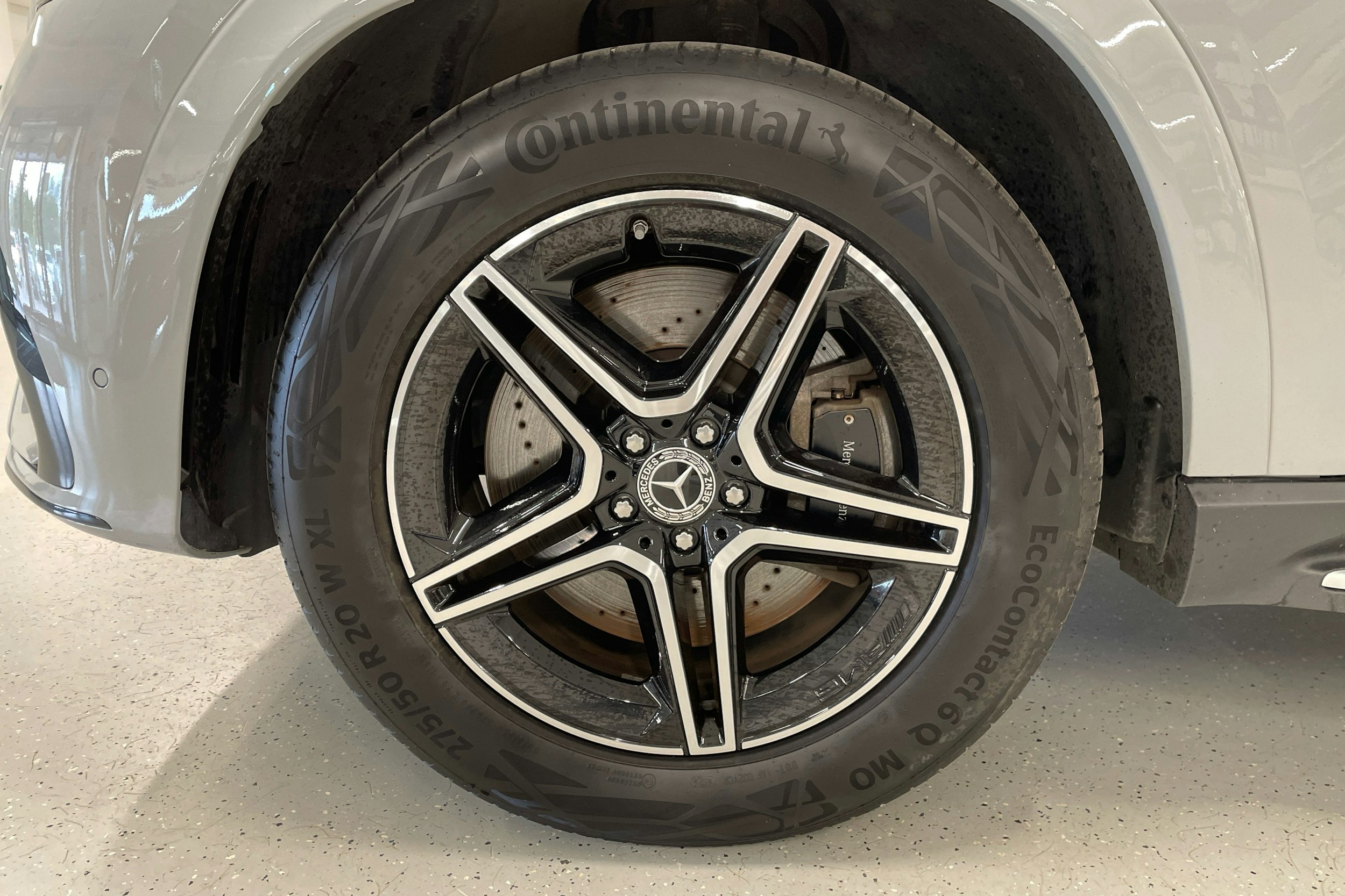 harmaa Mercedes-Benz GLE 2023 kuva 9.