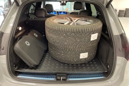 harmaa Mercedes-Benz GLE 2023 kuva 11.