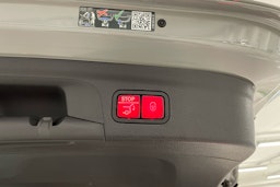 harmaa Mercedes-Benz GLE 2023 kuva 13.