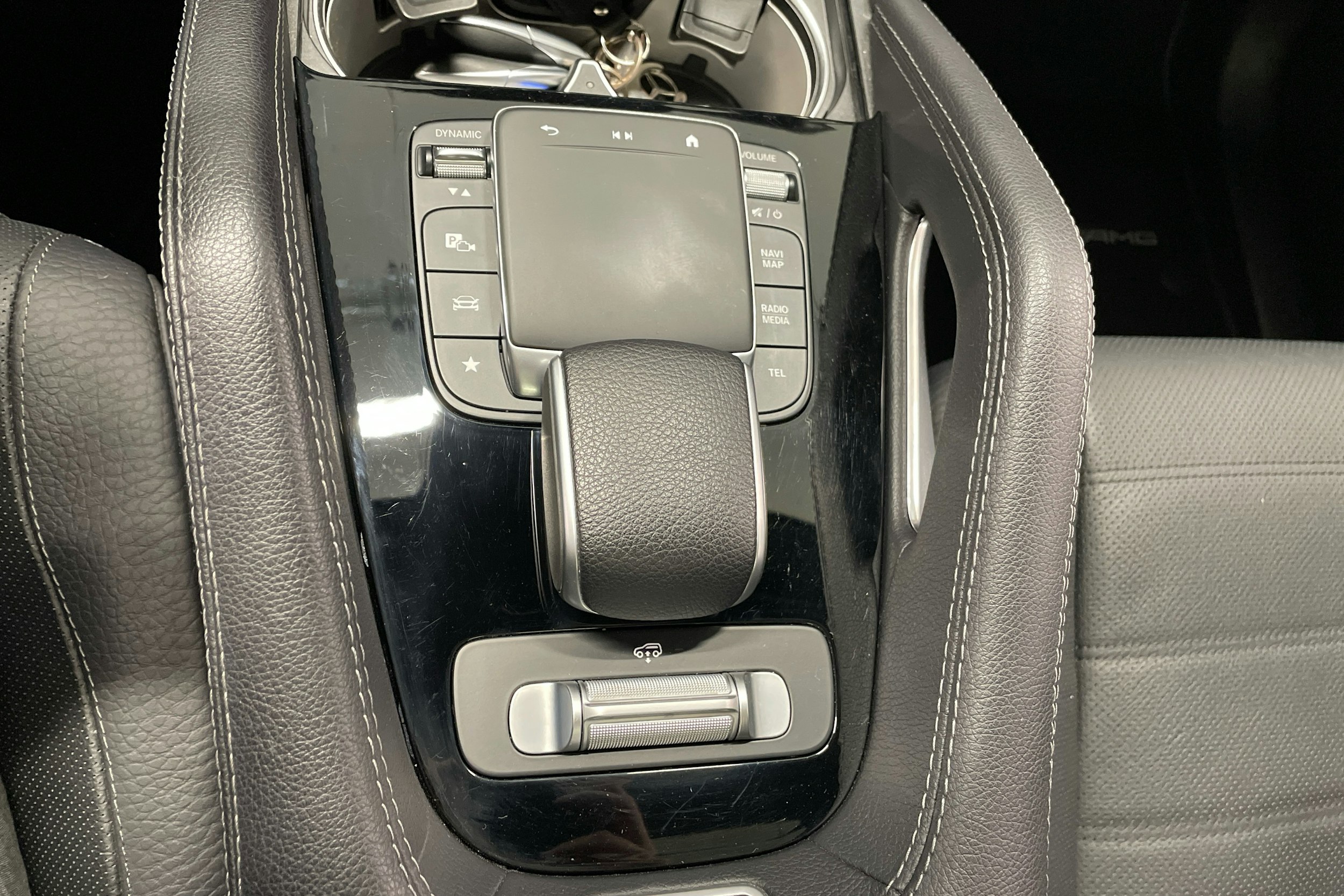 harmaa Mercedes-Benz GLE 2023 kuva 19.