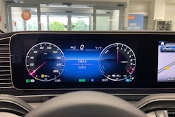 harmaa Mercedes-Benz GLE 2023 kuva 20.
