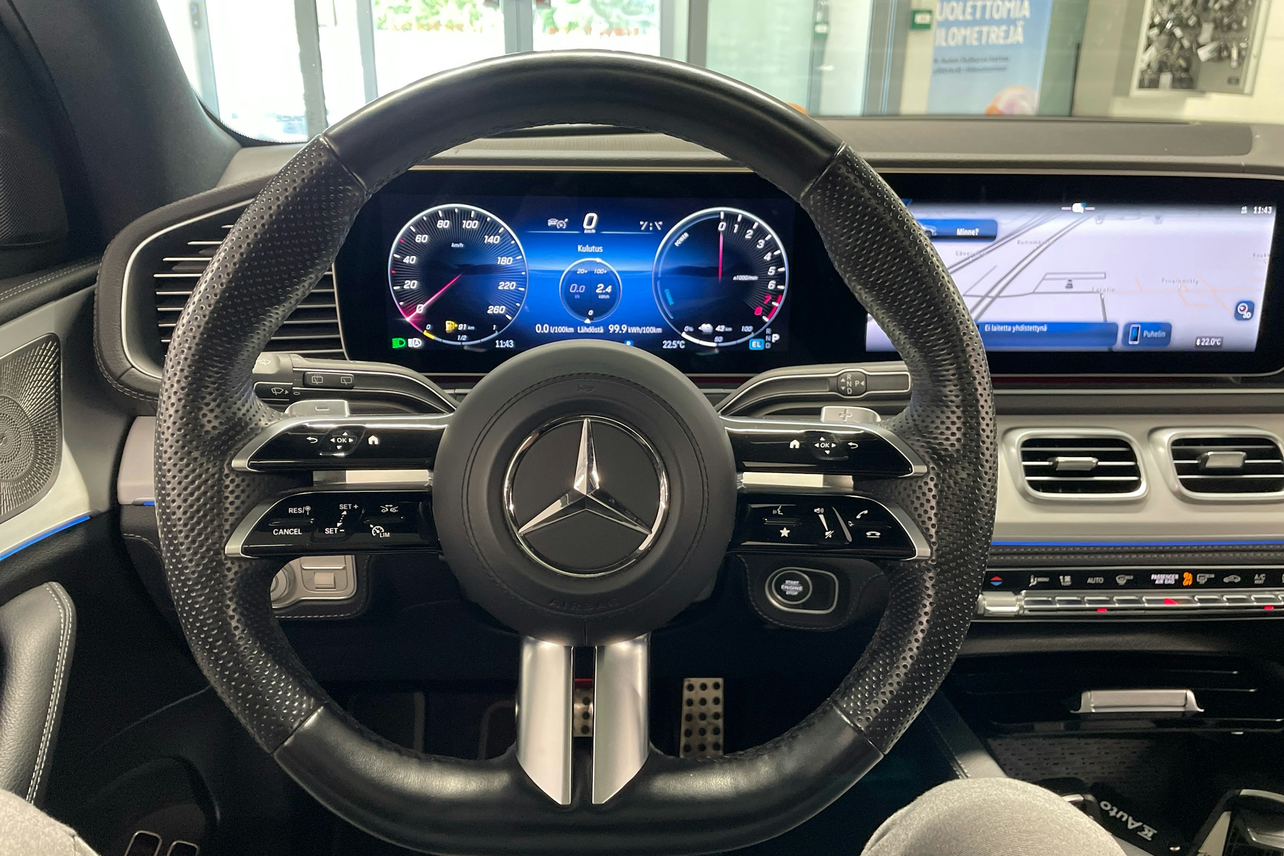 harmaa Mercedes-Benz GLE 2023 kuva 21.