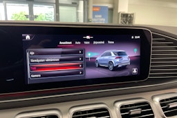 harmaa Mercedes-Benz GLE 2023 kuva 24.