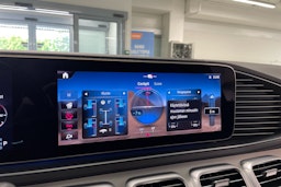 harmaa Mercedes-Benz GLE 2023 kuva 27.