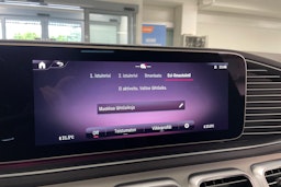harmaa Mercedes-Benz GLE 2023 kuva 29.
