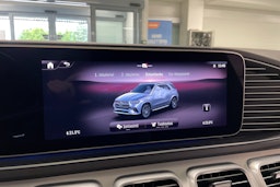 harmaa Mercedes-Benz GLE 2023 kuva 30.