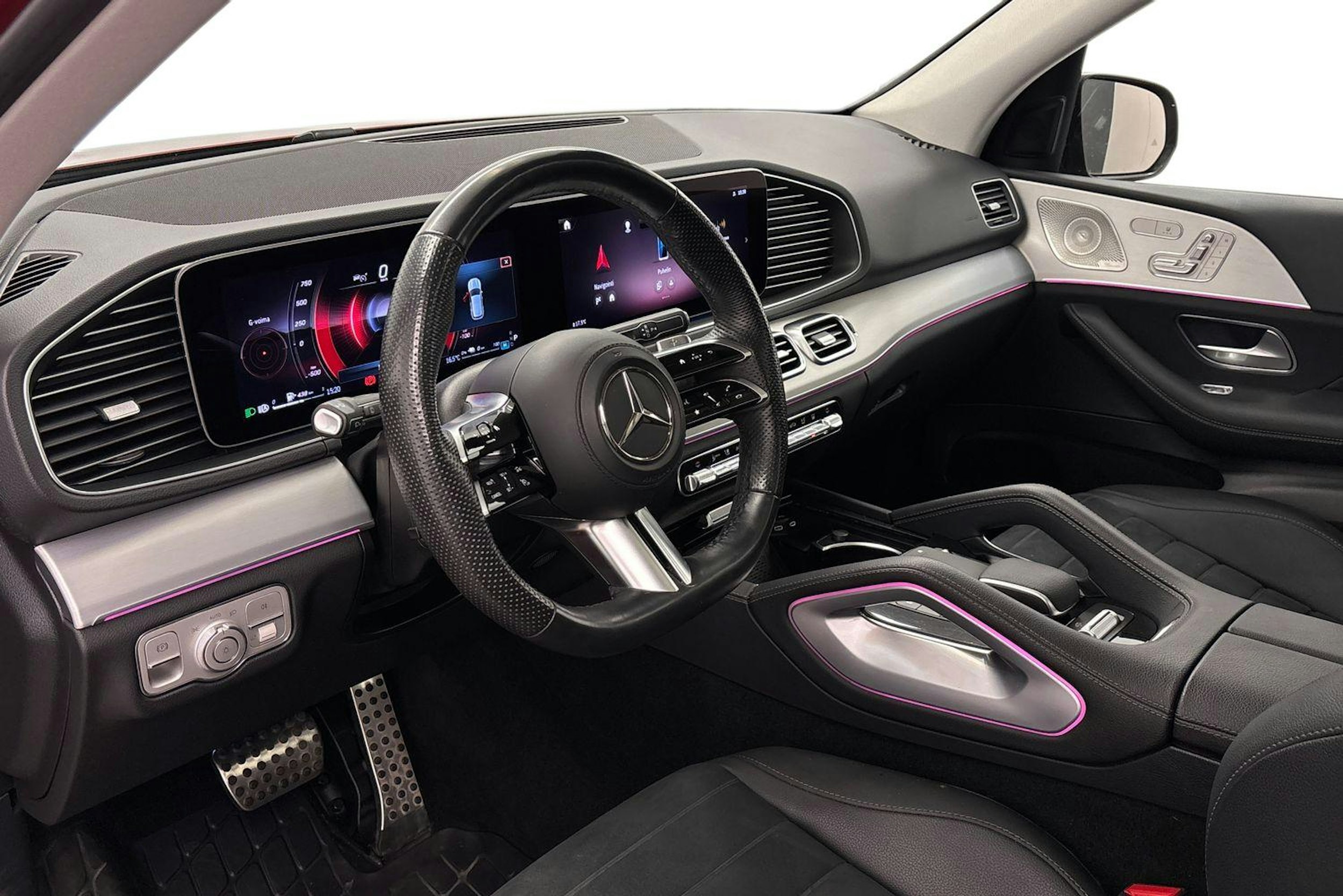 met. punainen Mercedes-Benz GLE 2024 kuva 7.