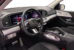 met. punainen Mercedes-Benz GLE 2024 kuva 7.