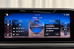 met. punainen Mercedes-Benz GLE 2024 kuva 25.