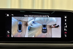 met. punainen Mercedes-Benz GLE 2024 kuva 27.