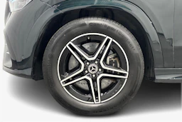 vihreä Mercedes-Benz GLE 2024 kuva 12.