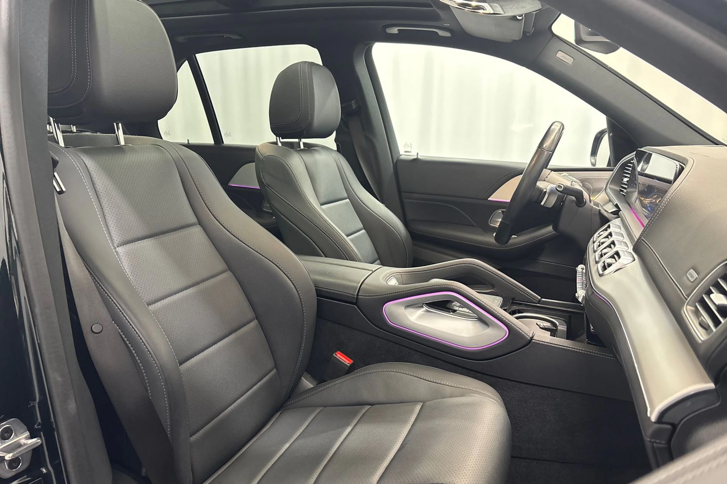 vihreä Mercedes-Benz GLE 2024 kuva 15.
