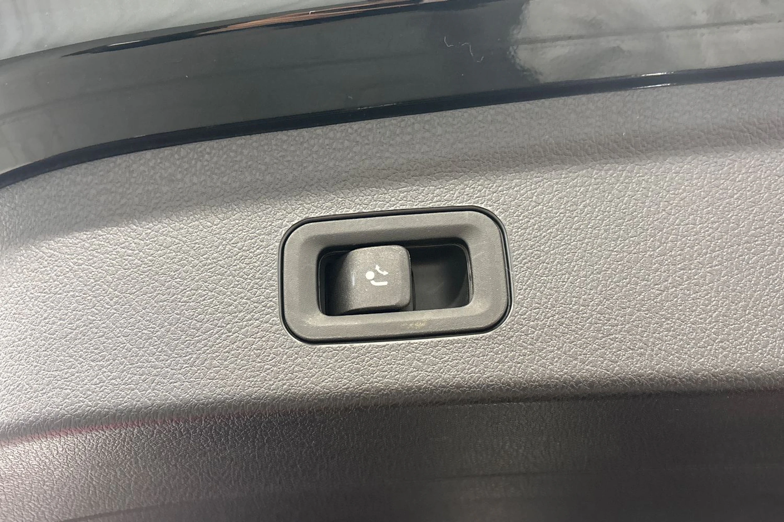 vihreä Mercedes-Benz GLE 2024 kuva 17.