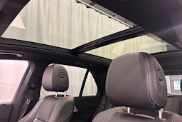 vihreä Mercedes-Benz GLE 2024 kuva 24.