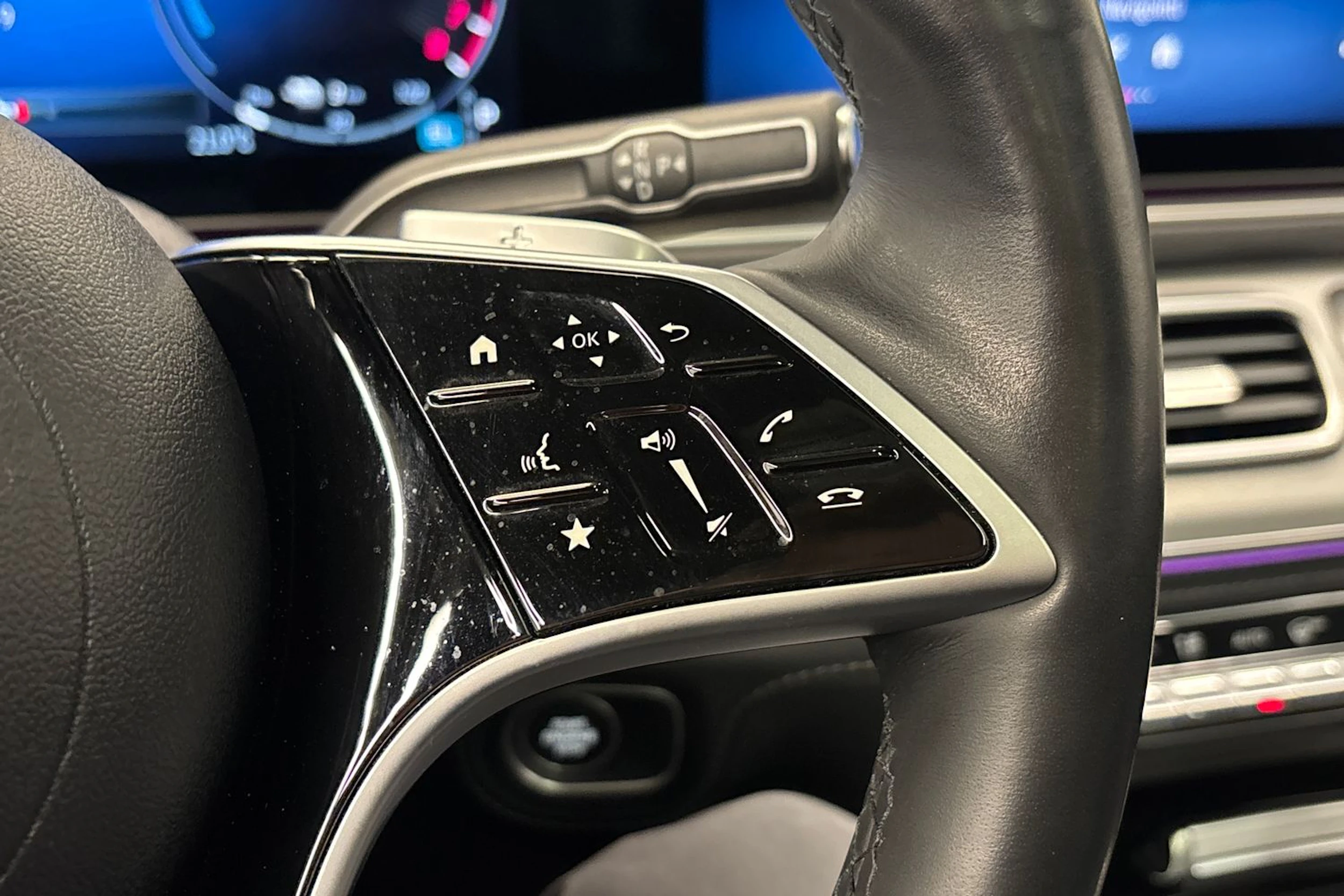 vihreä Mercedes-Benz GLE 2024 kuva 26.