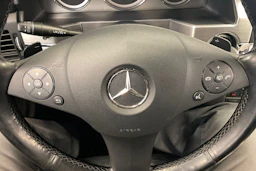 valkoinen Mercedes-Benz GLK 2010 kuva 24.