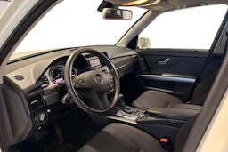 valkoinen Mercedes-Benz GLK 2010 kuva 3.