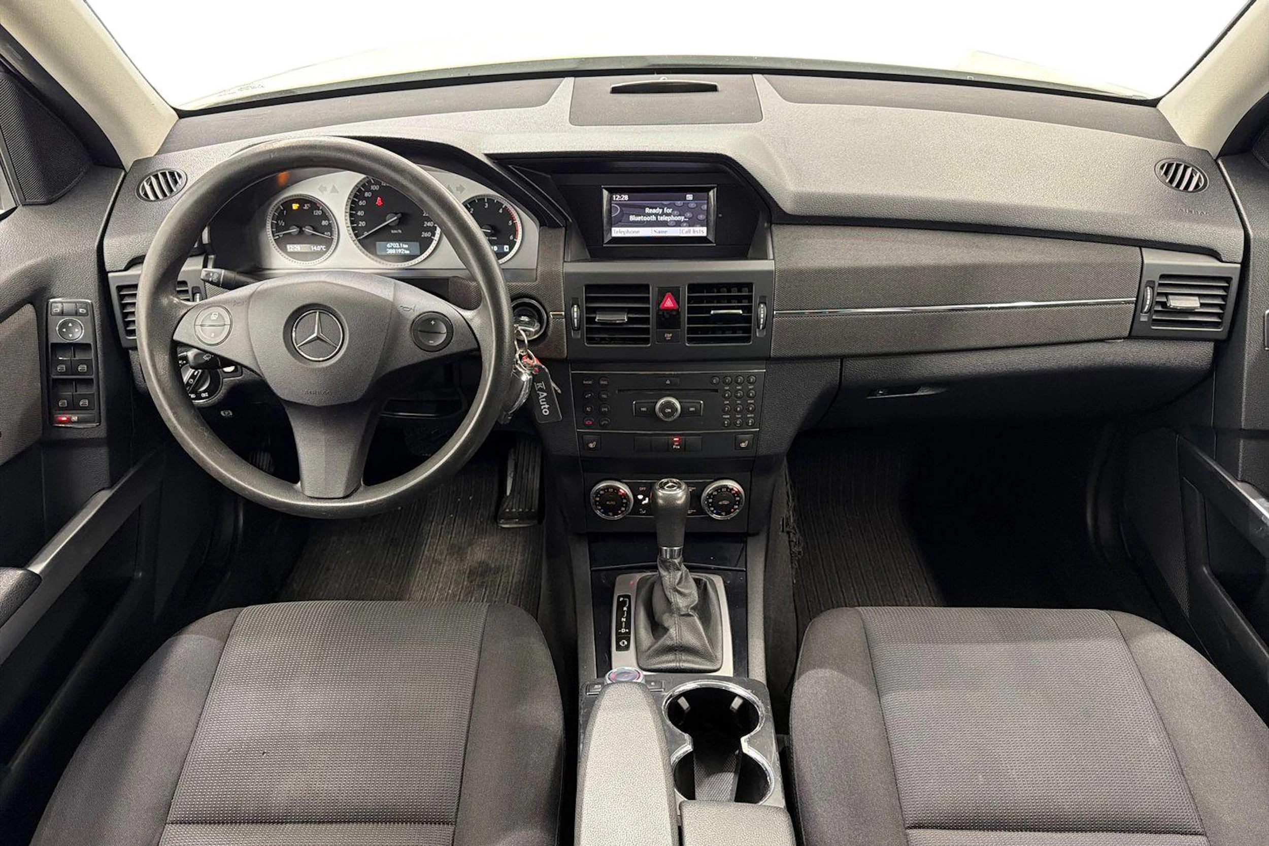 valkoinen Mercedes-Benz GLK 2010 kuva 7.