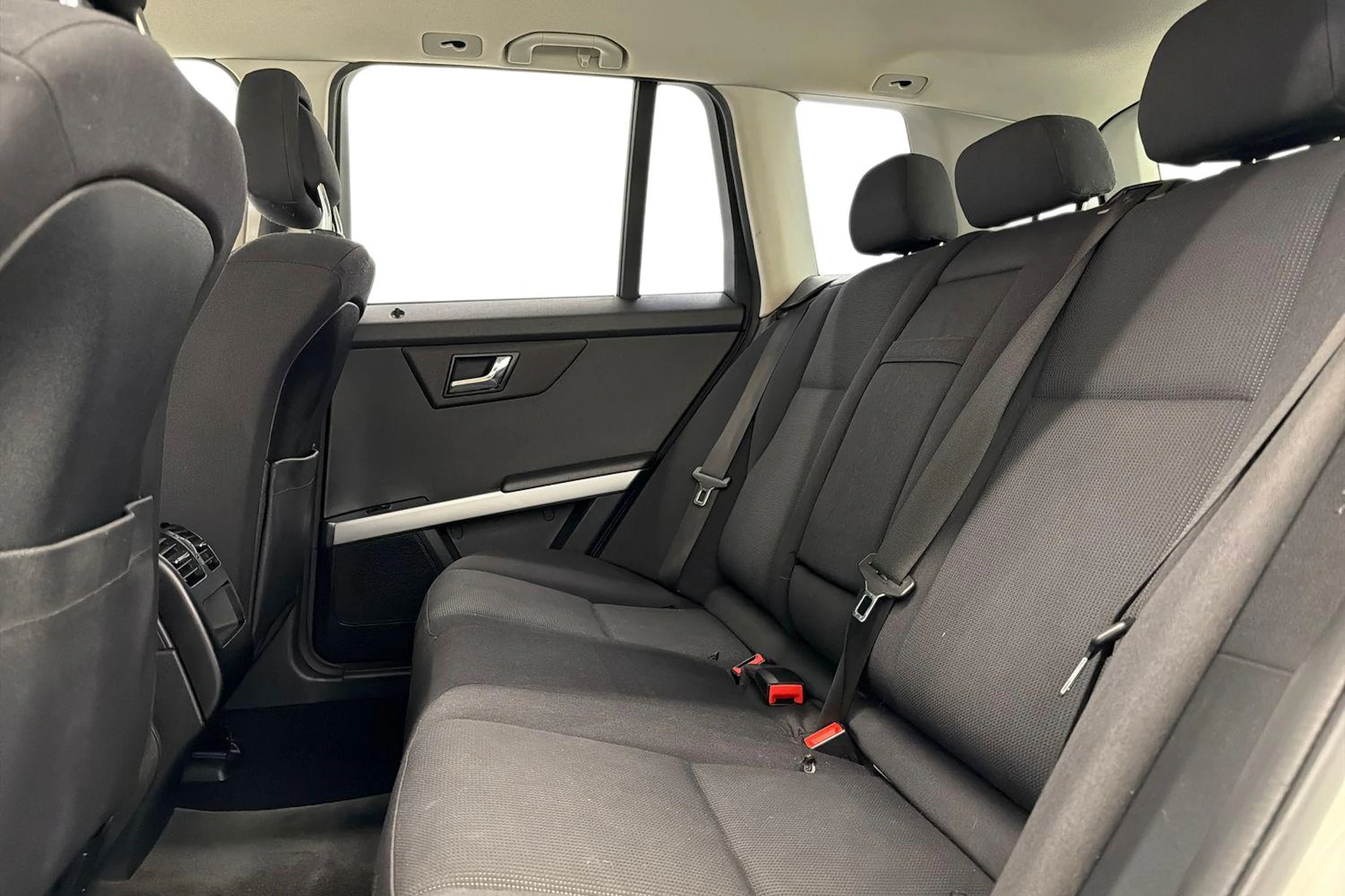 valkoinen Mercedes-Benz GLK 2010 kuva 8.