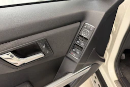 valkoinen Mercedes-Benz GLK 2010 kuva 12.