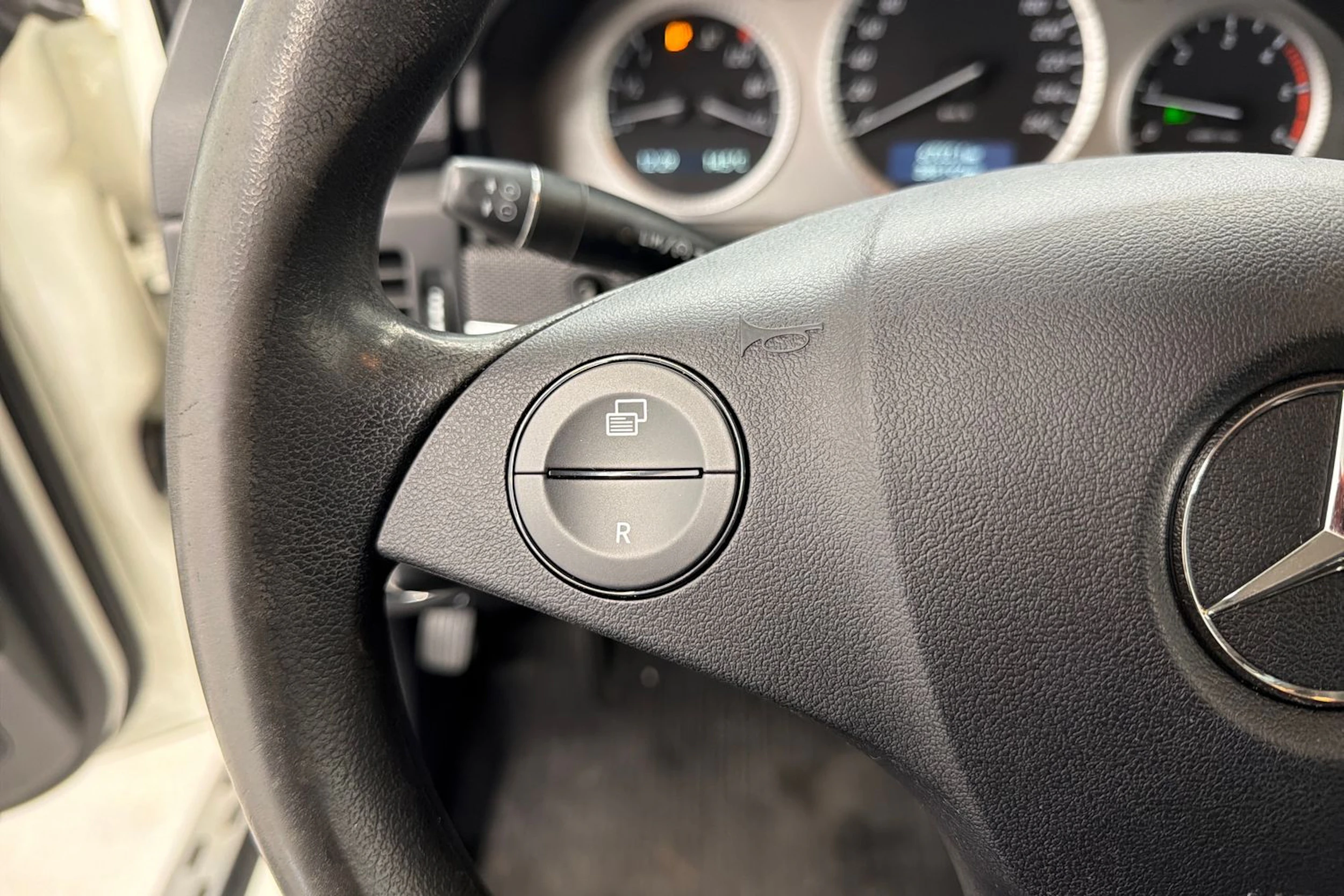 valkoinen Mercedes-Benz GLK 2010 kuva 14.