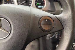 valkoinen Mercedes-Benz GLK 2010 kuva 15.