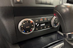 valkoinen Mercedes-Benz GLK 2010 kuva 20.