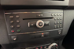 valkoinen Mercedes-Benz GLK 2010 kuva 21.