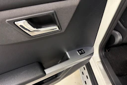 valkoinen Mercedes-Benz GLK 2010 kuva 24.