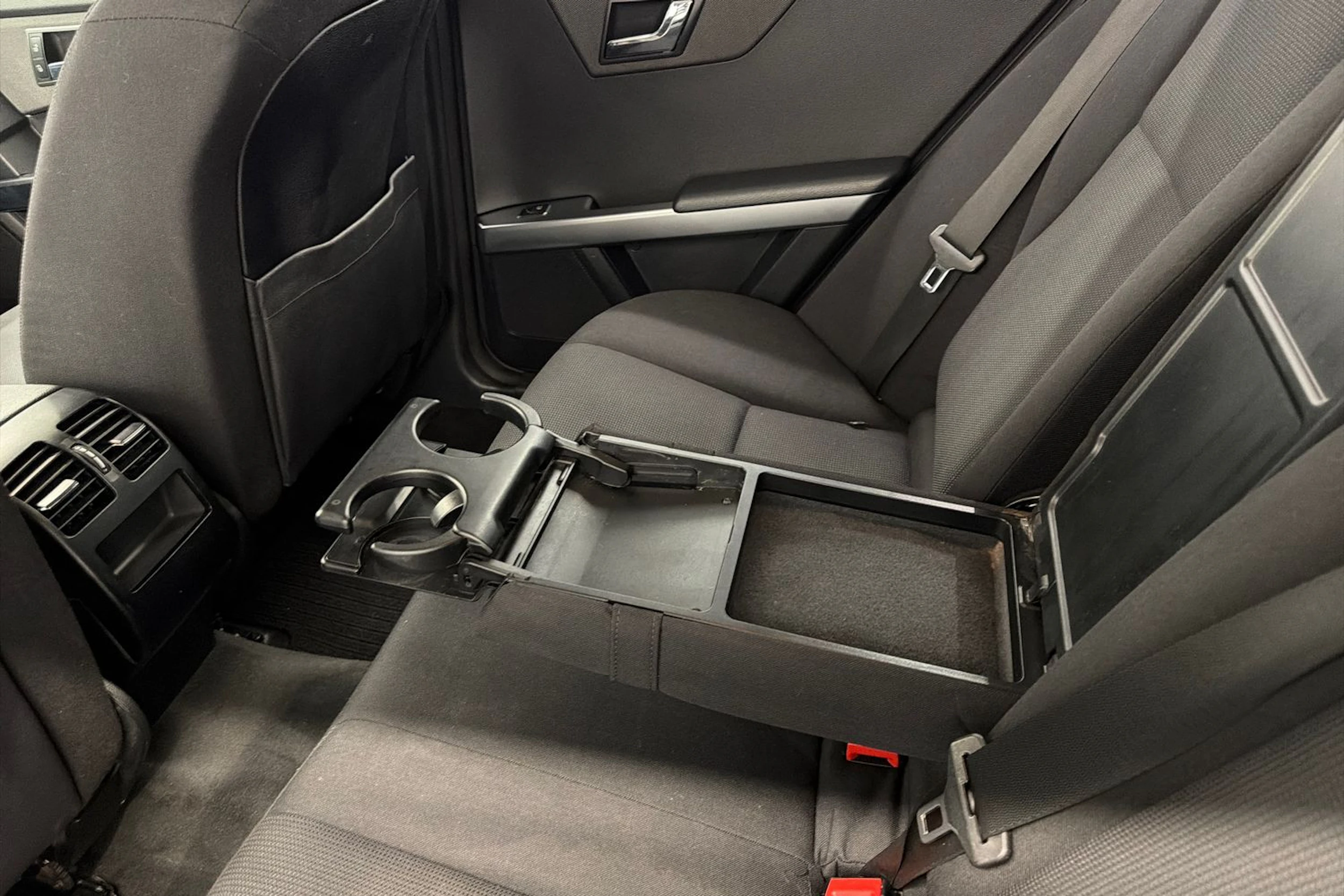 valkoinen Mercedes-Benz GLK 2010 kuva 25.