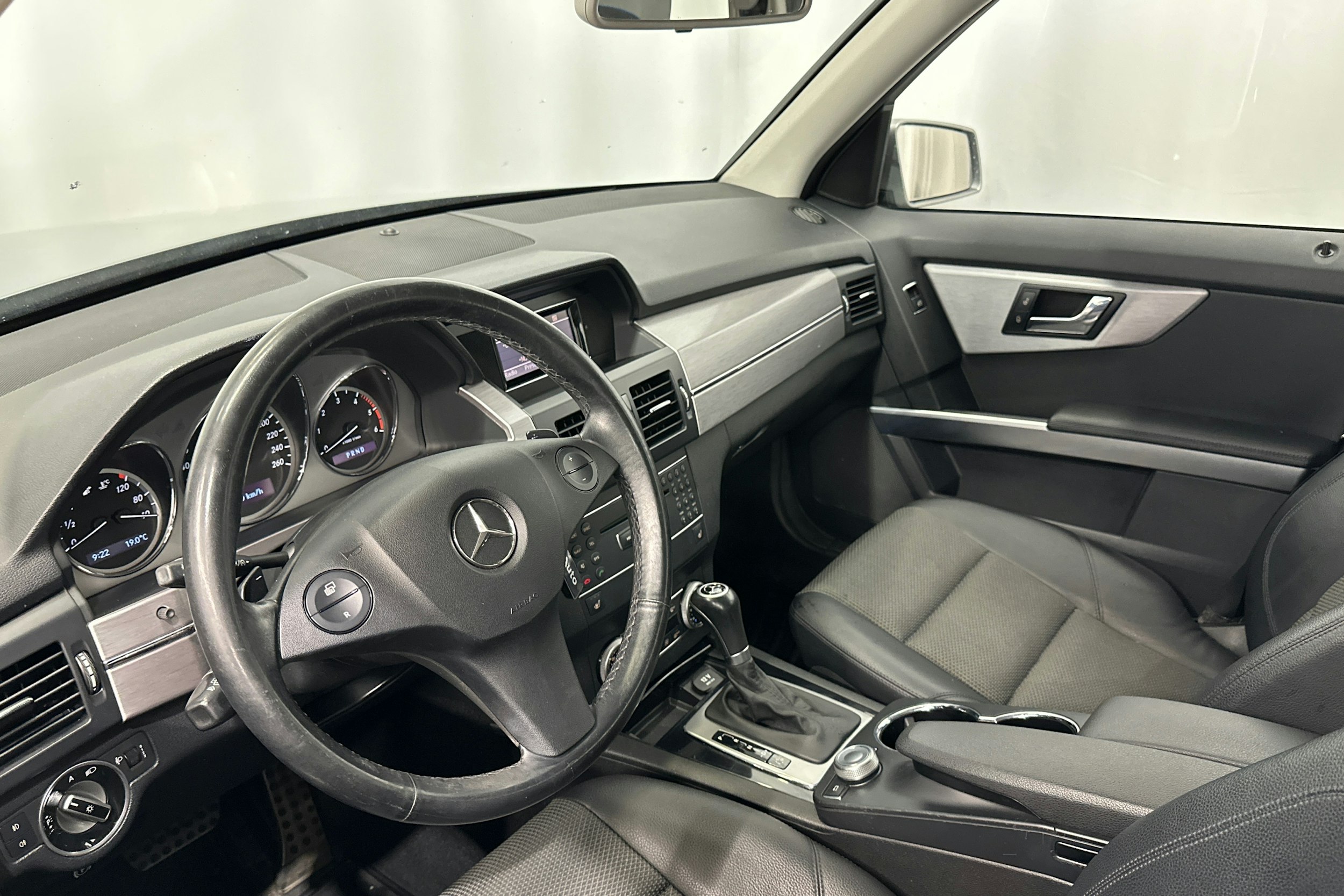 harmaa Mercedes-Benz GLK 2010 kuva 7.
