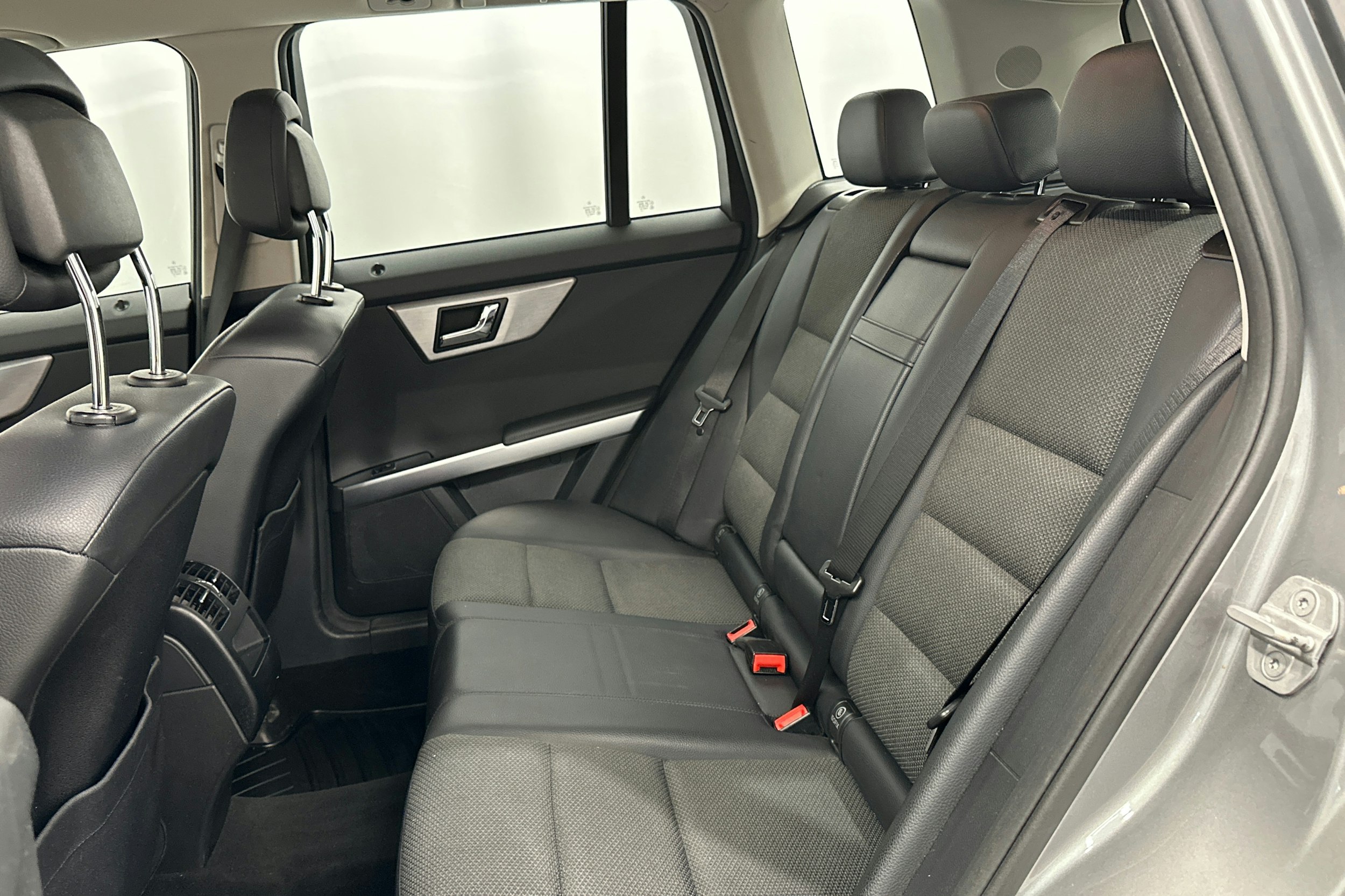 harmaa Mercedes-Benz GLK 2010 kuva 11.