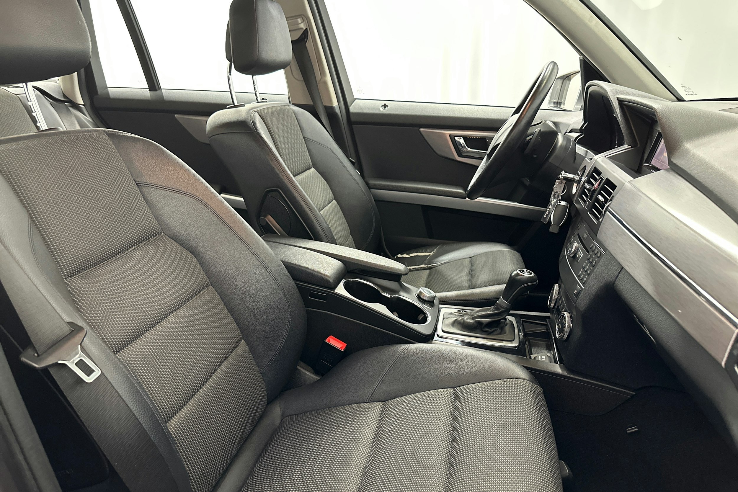 harmaa Mercedes-Benz GLK 2010 kuva 15.