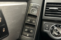 harmaa Mercedes-Benz GLK 2010 kuva 17.