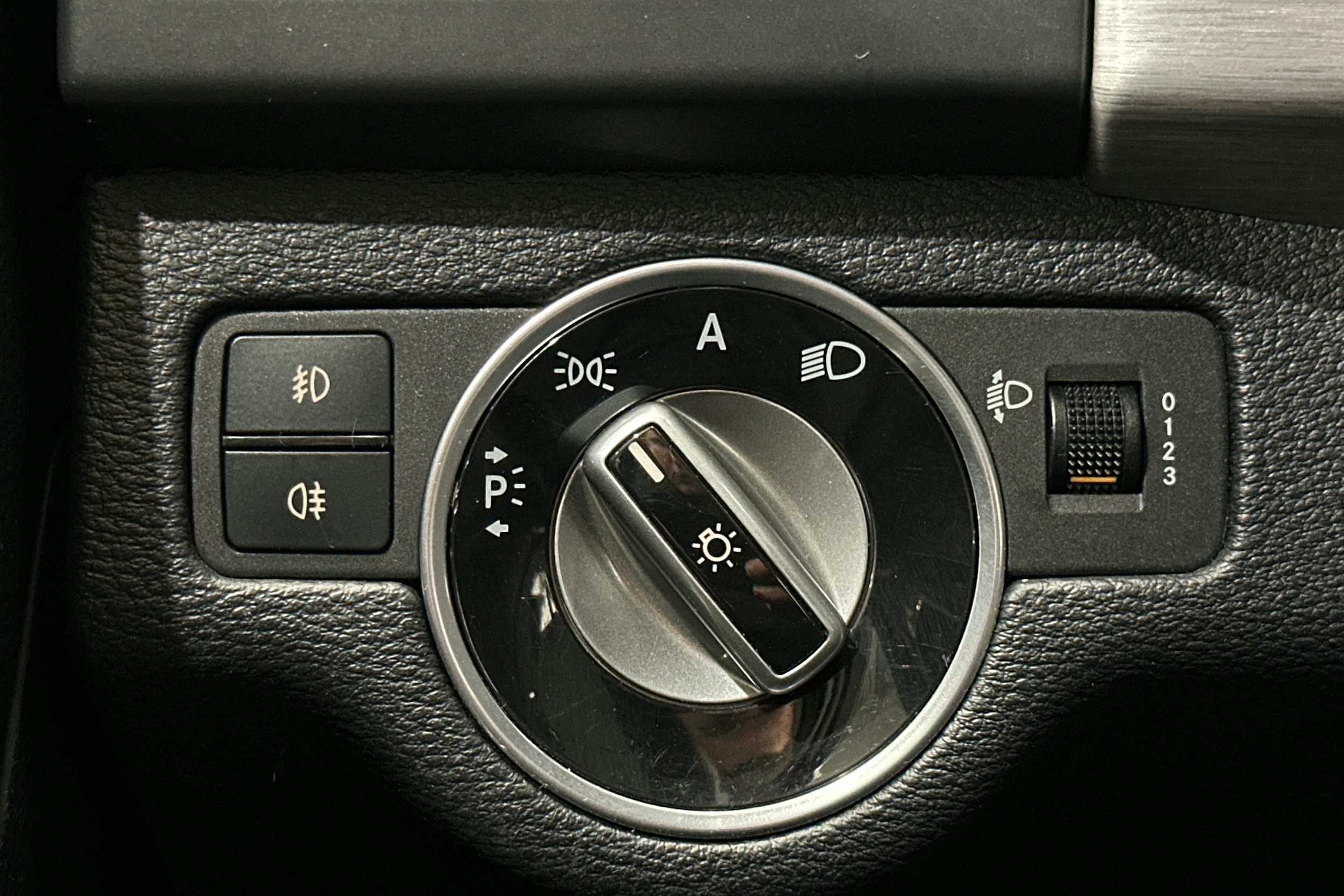 harmaa Mercedes-Benz GLK 2010 kuva 18.