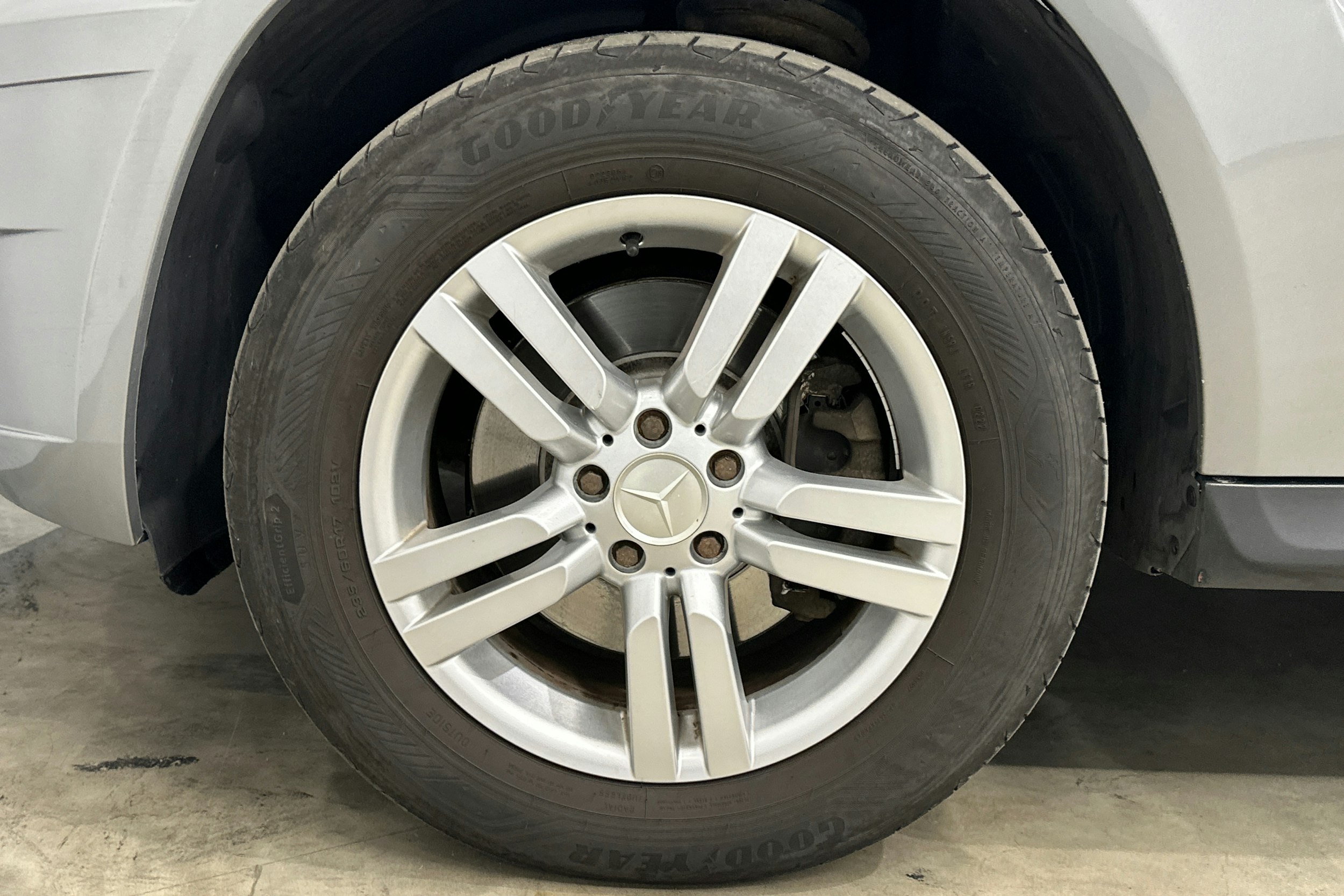 harmaa Mercedes-Benz GLK 2010 kuva 30.