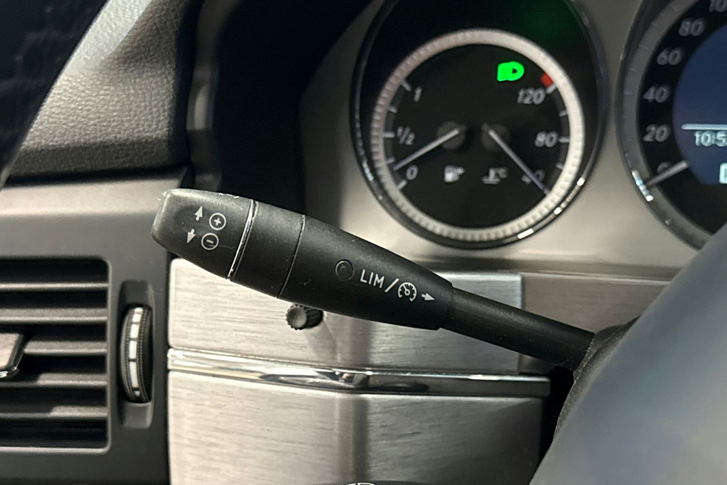 musta Mercedes-Benz GLK 2011 kuva 22.