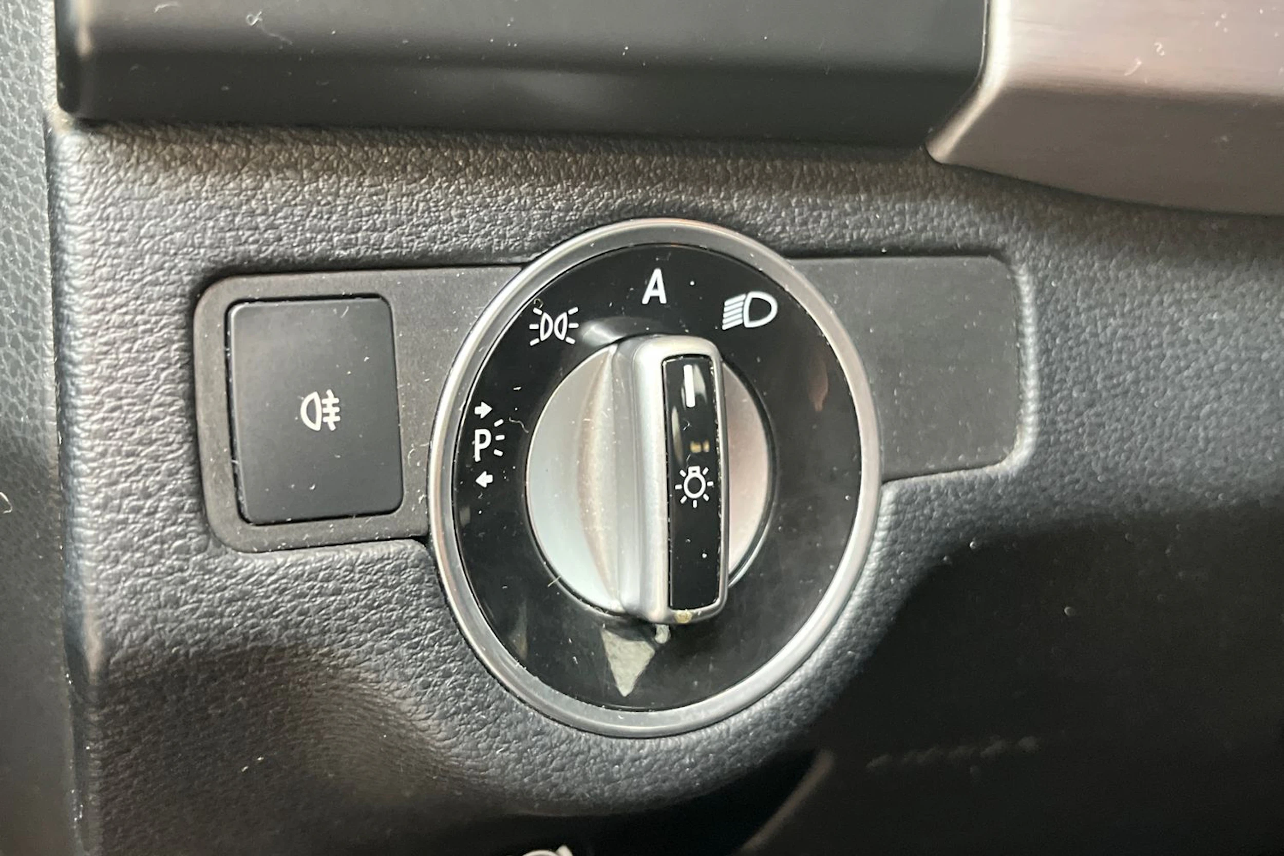 musta Mercedes-Benz GLK 2011 kuva 15.