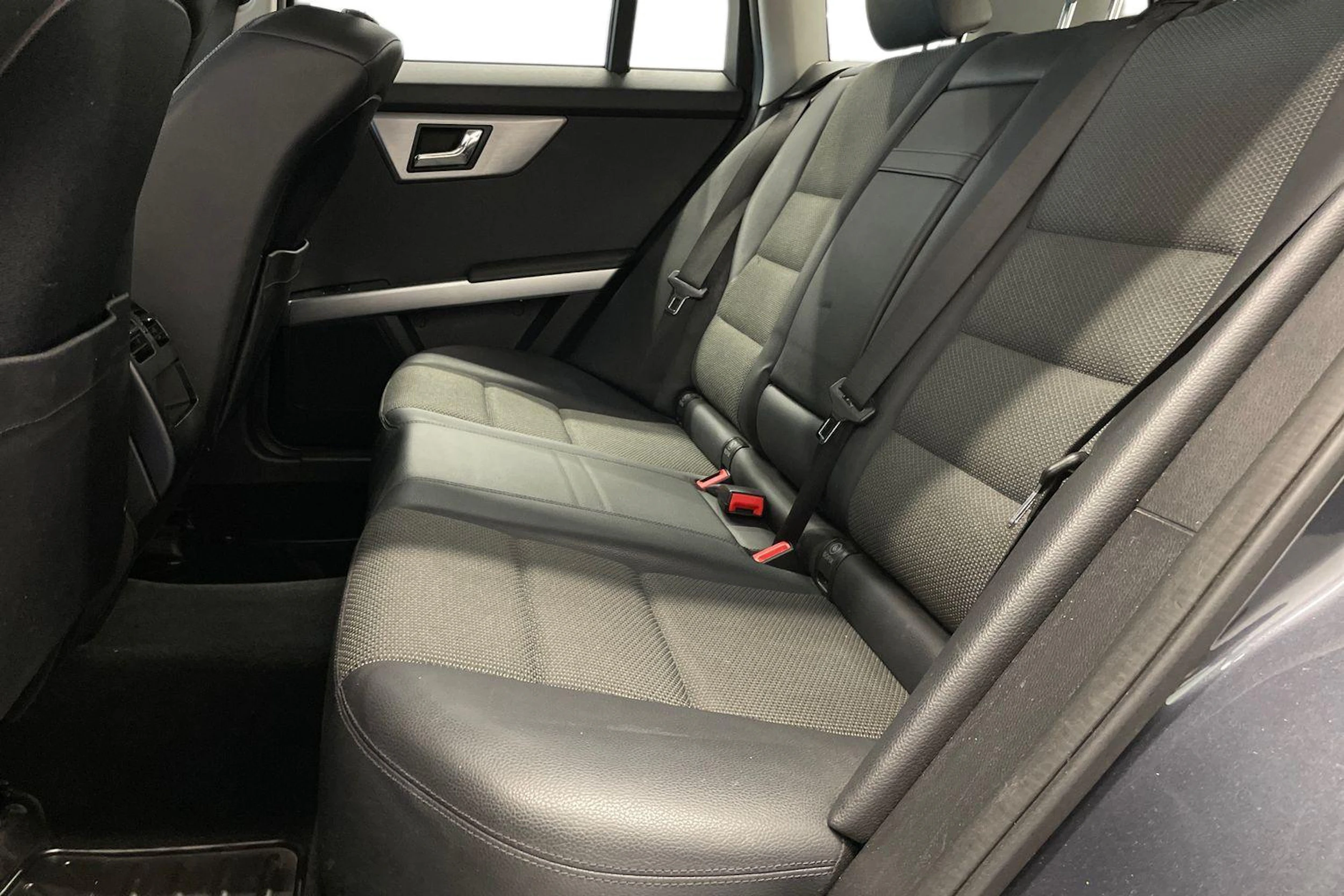Harmaa Mercedes-Benz GLK 2011 kuva 11.