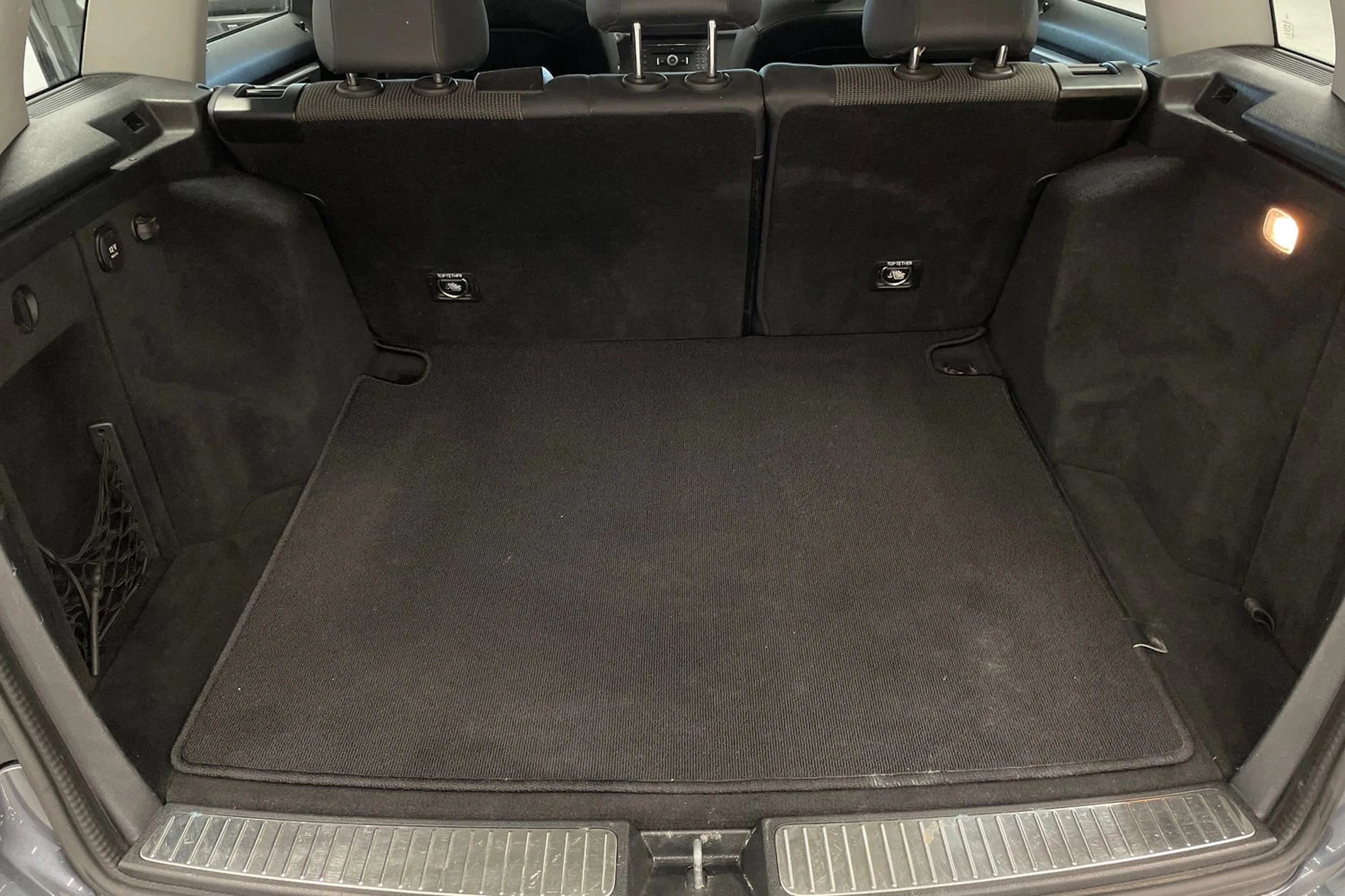 Harmaa Mercedes-Benz GLK 2011 kuva 25.
