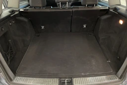Harmaa Mercedes-Benz GLK 2011 kuva 25.