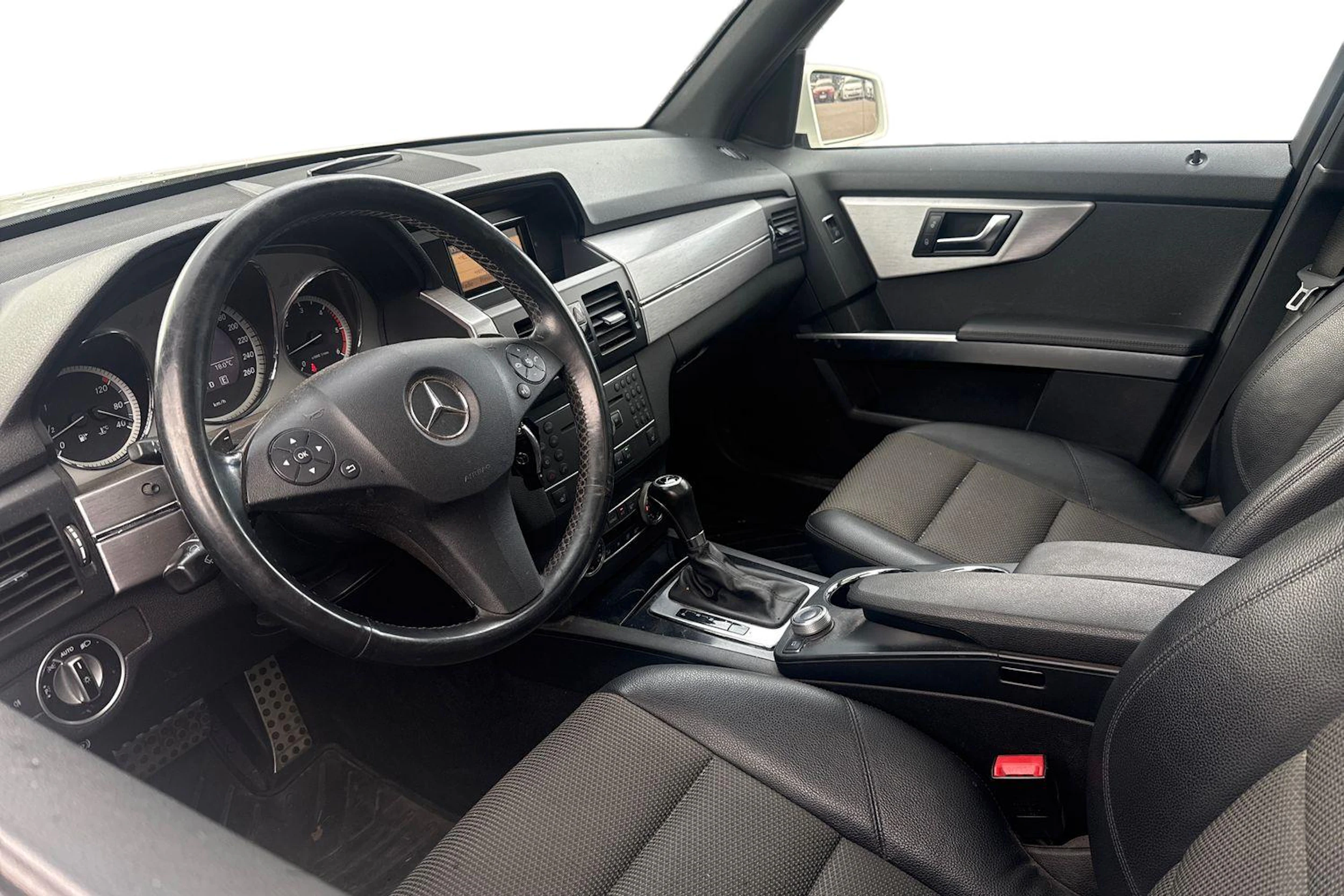 valkoinen Mercedes-Benz GLK 2012 kuva 3.