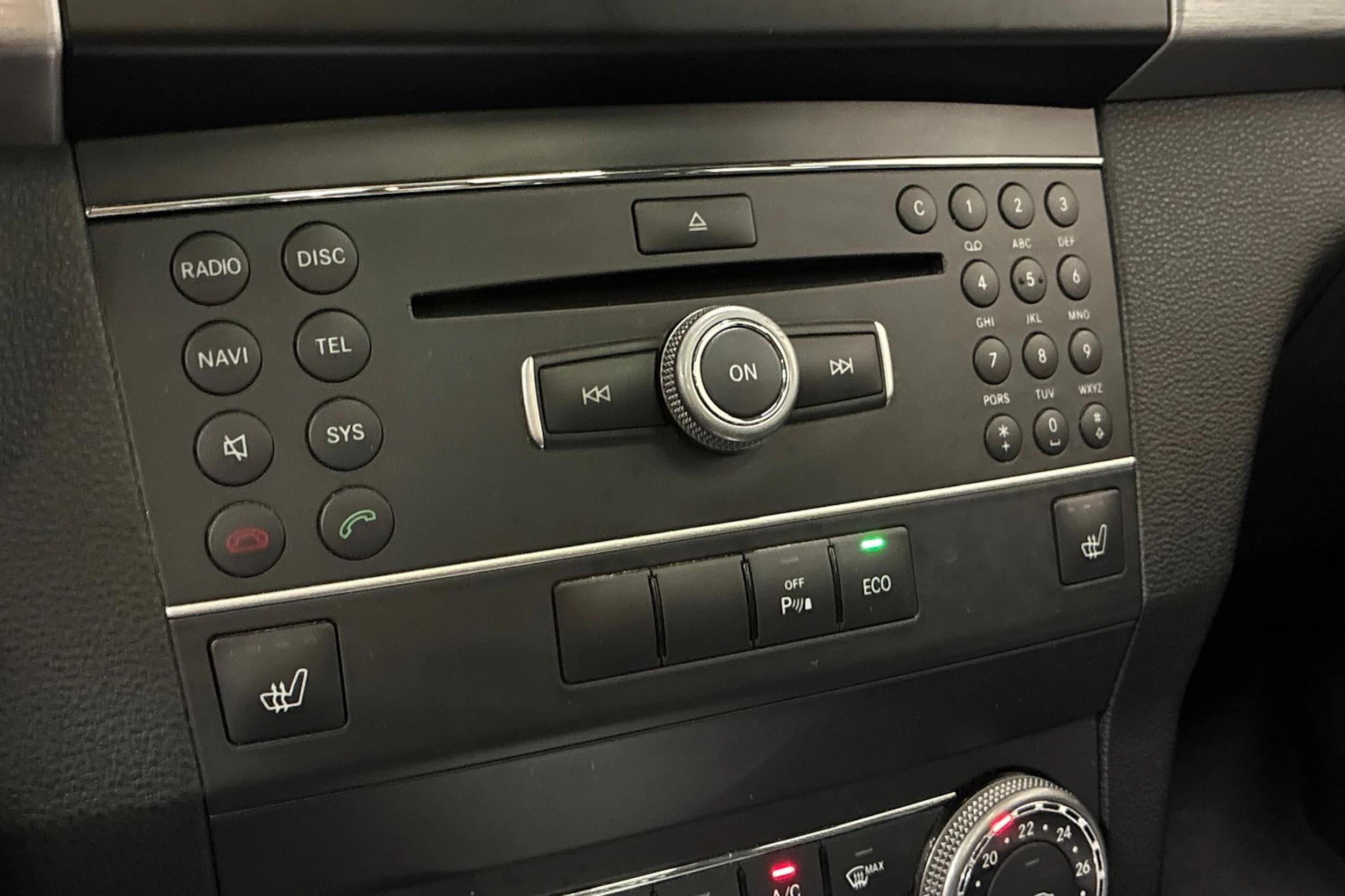 valkoinen Mercedes-Benz GLK 2012 kuva 20.