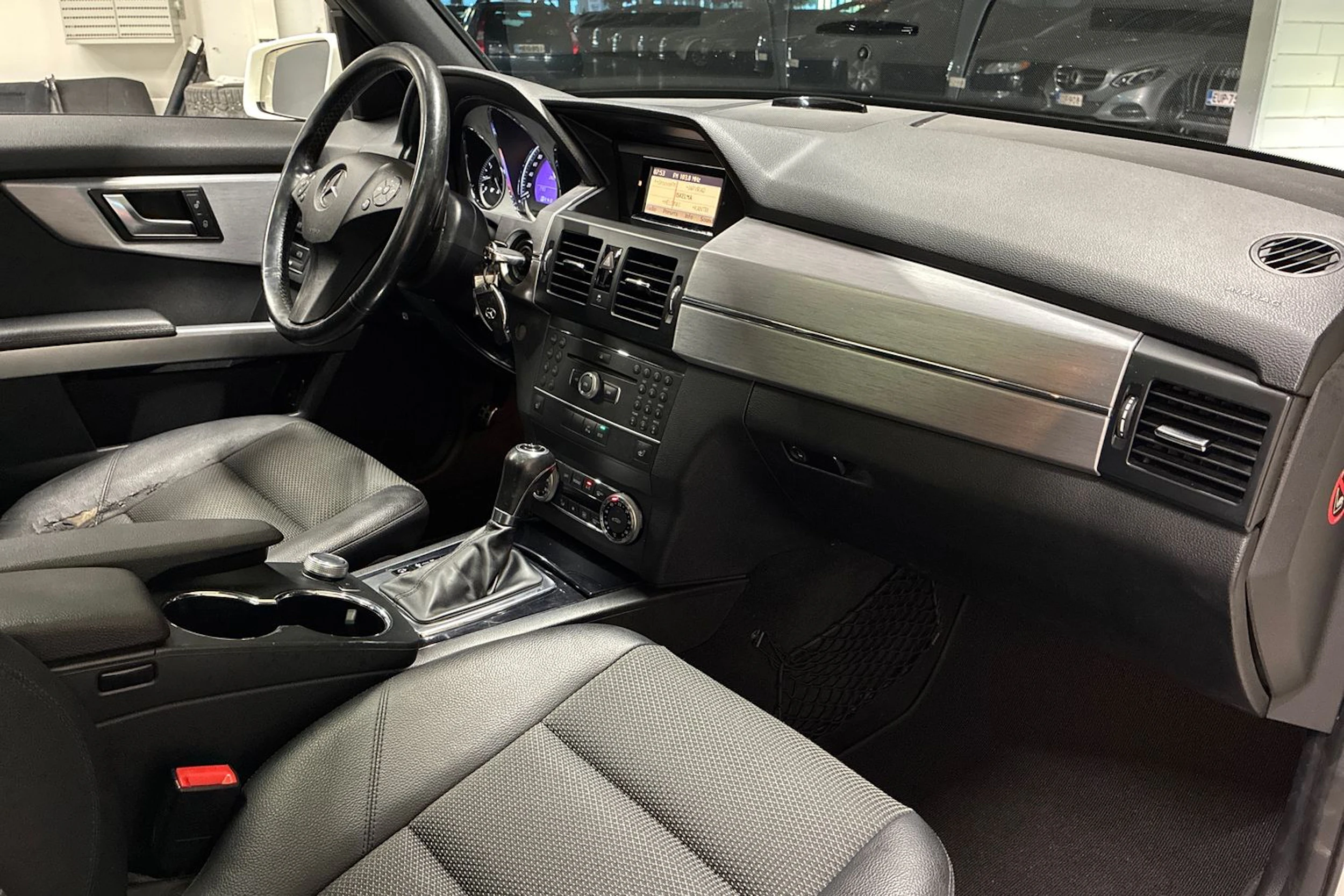 valkoinen Mercedes-Benz GLK 2012 kuva 25.