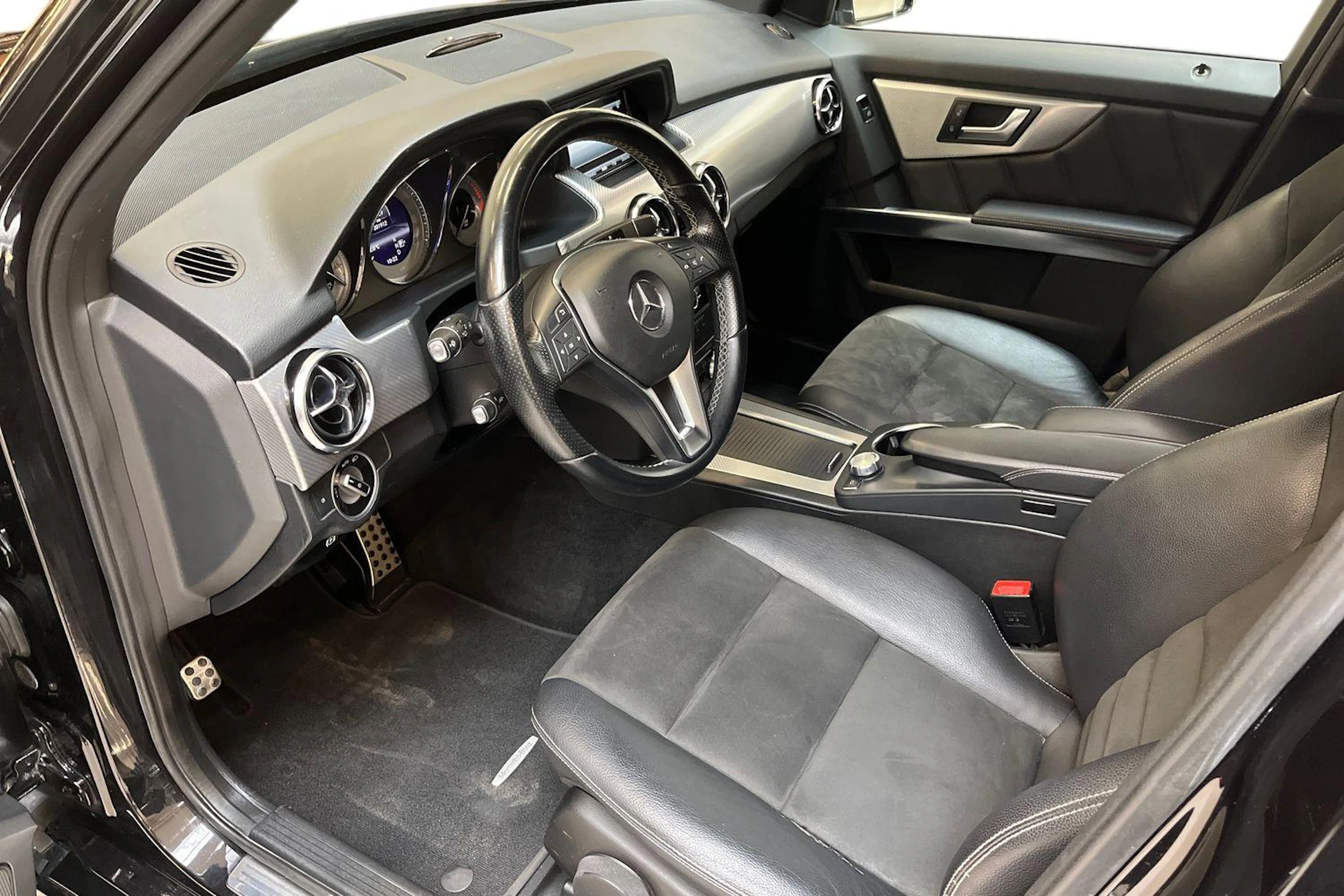 musta Mercedes-Benz GLK 2013 kuva 8.