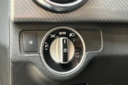 musta Mercedes-Benz GLK 2013 kuva 19.