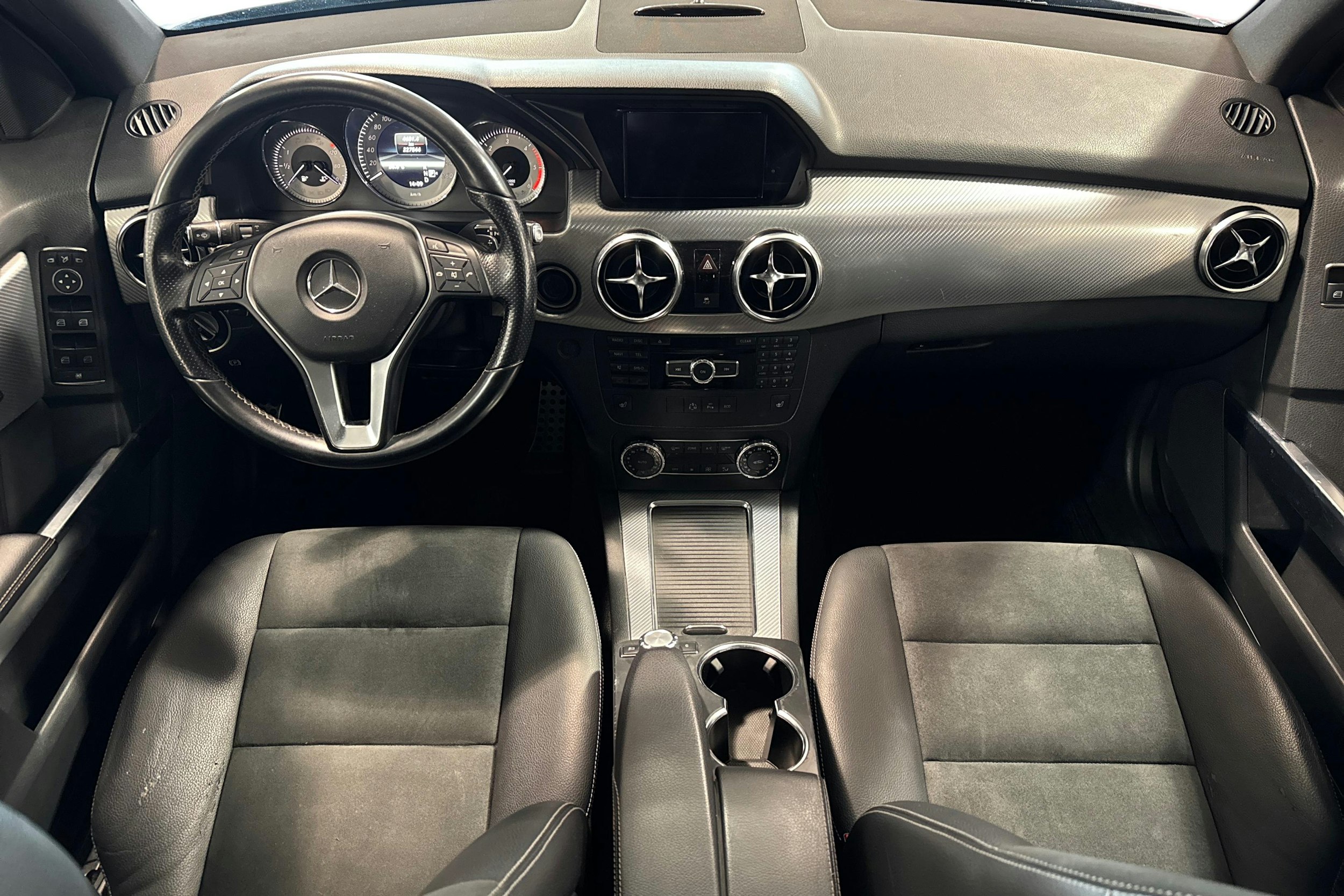 harmaa Mercedes-Benz GLK 2013 kuva 9.