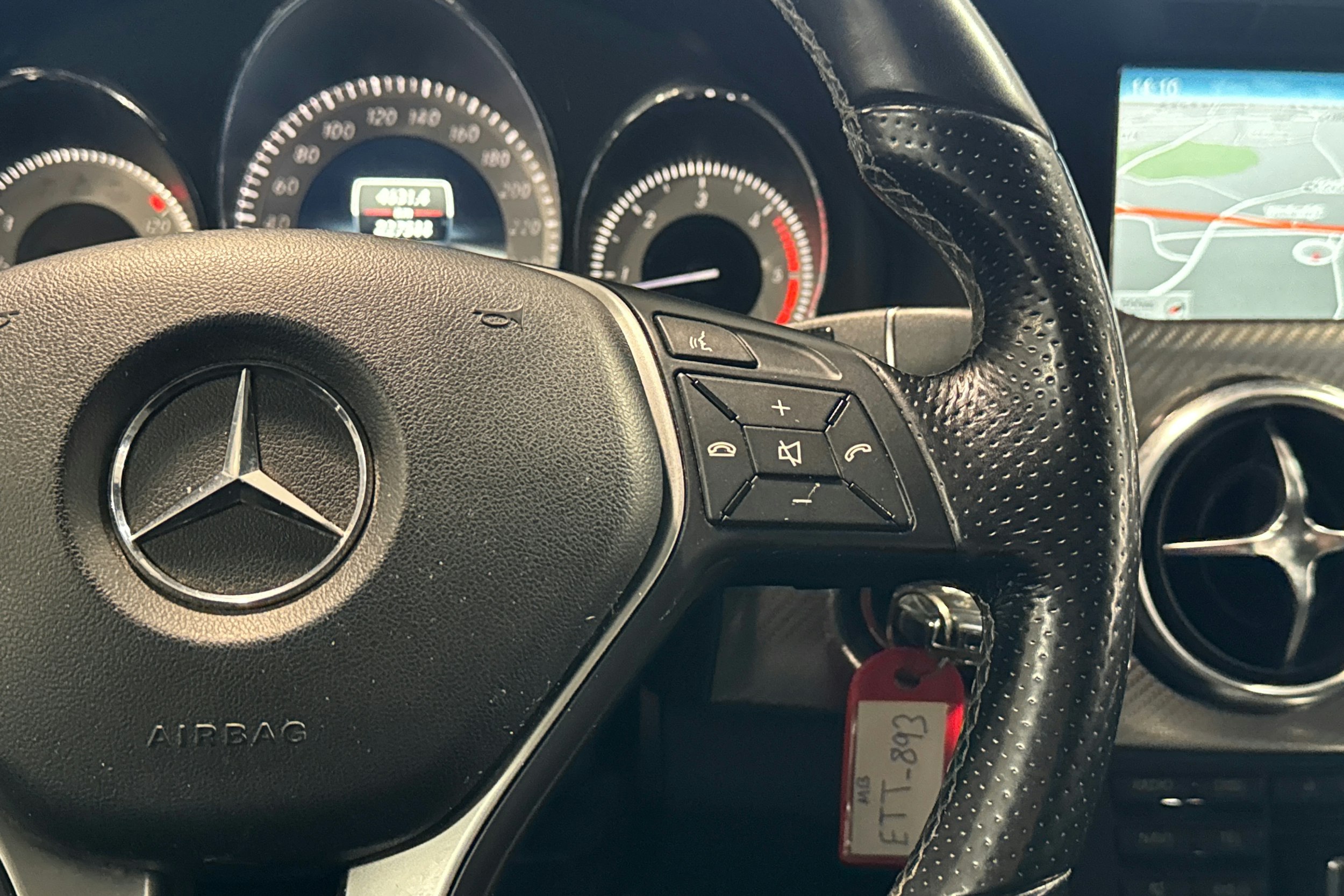 harmaa Mercedes-Benz GLK 2013 kuva 17.