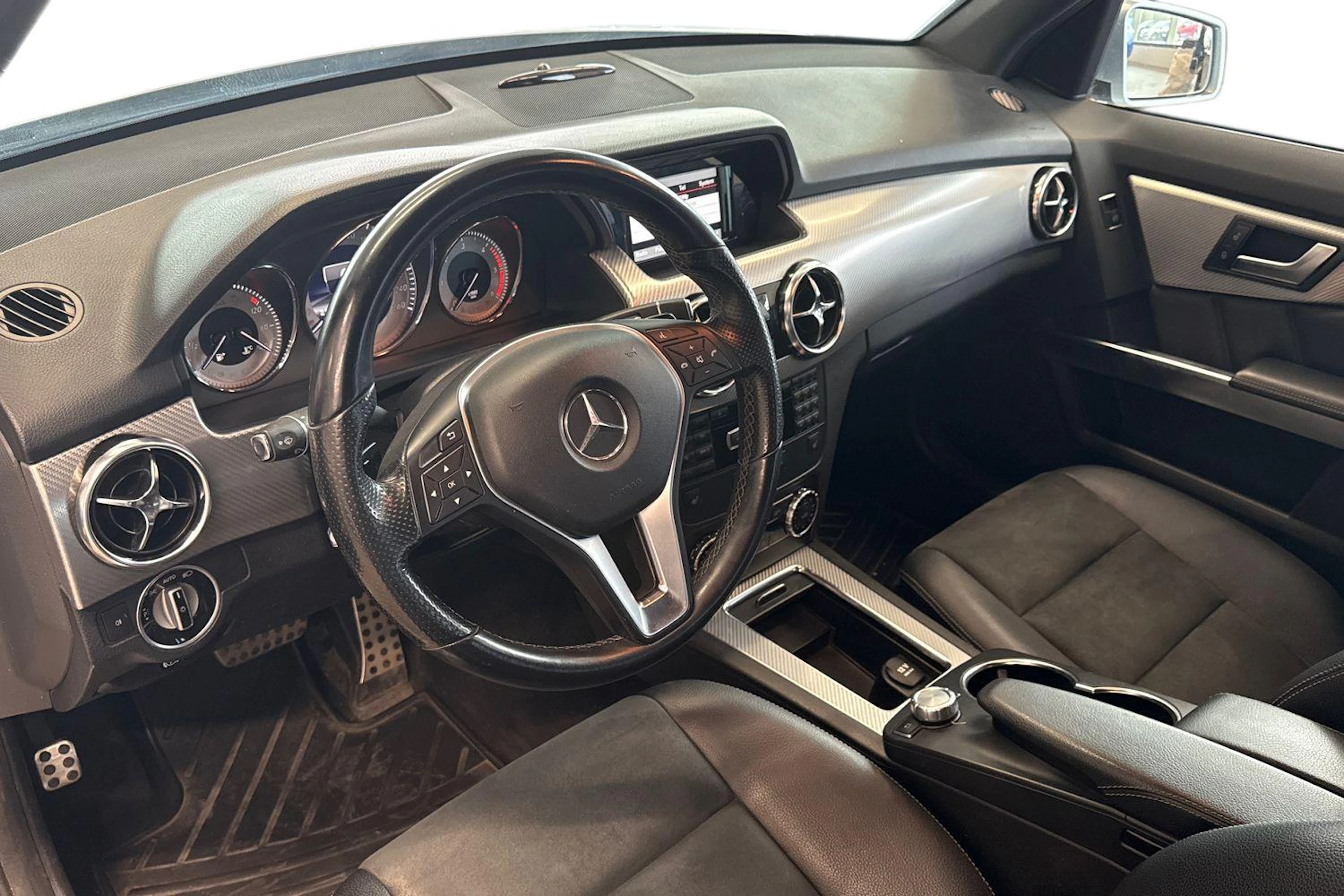 harmaa Mercedes-Benz GLK 2013 kuva 6.