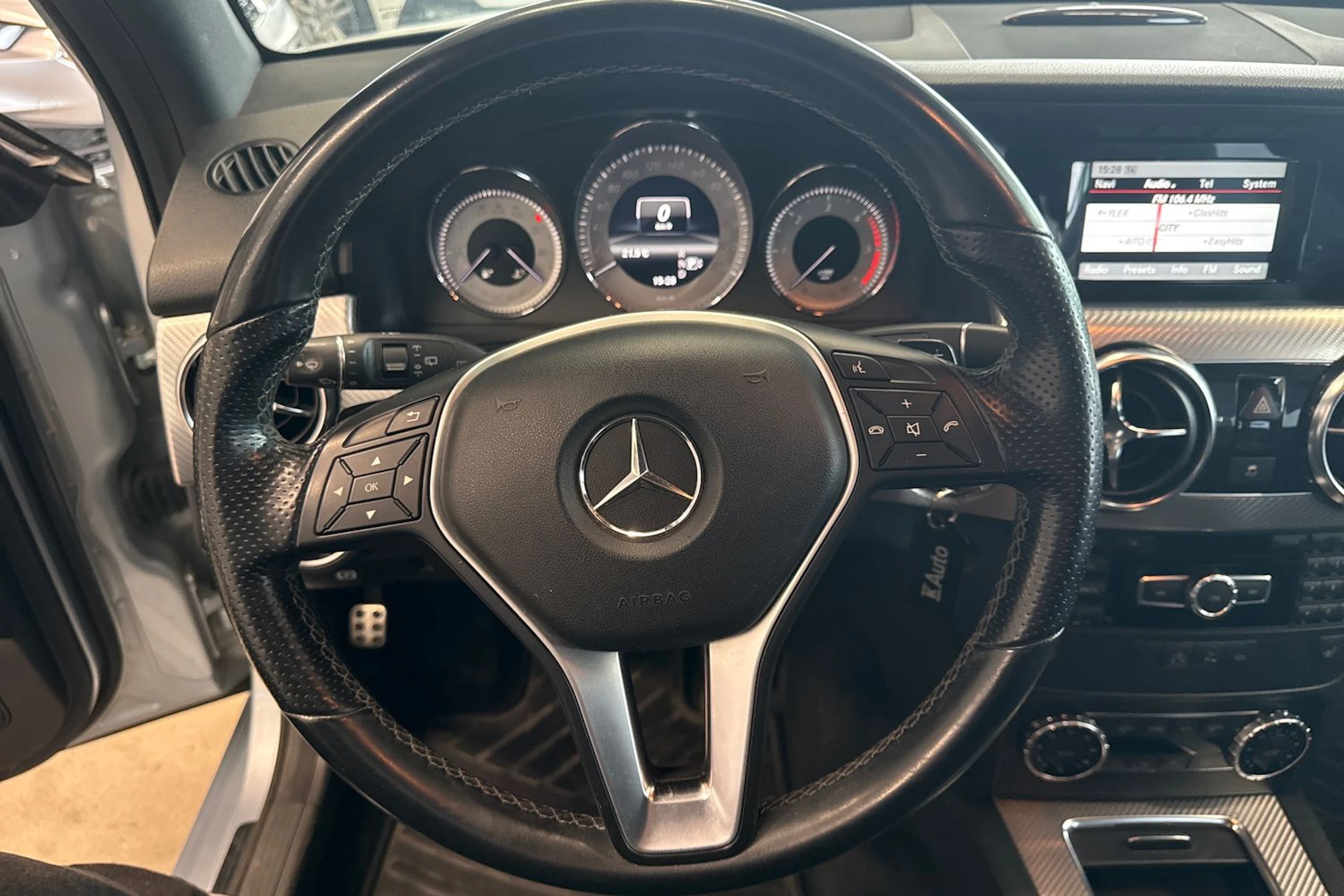 harmaa Mercedes-Benz GLK 2013 kuva 11.